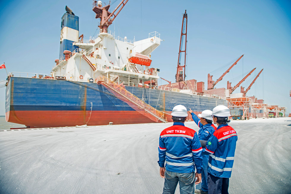  スラバヤのJIIPE Gresik工業団地でビジネスを成長させる